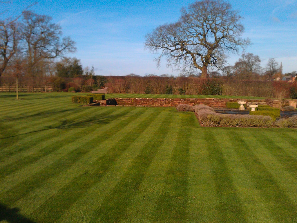 Gardener in Baldwins Gate