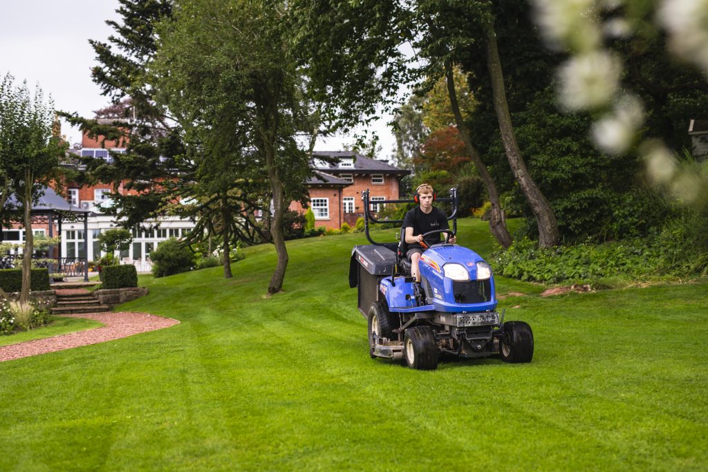 Lawn care and garden maintenance Stoke-on-Trent, Staffordshire, Cheshire and Derbyshire