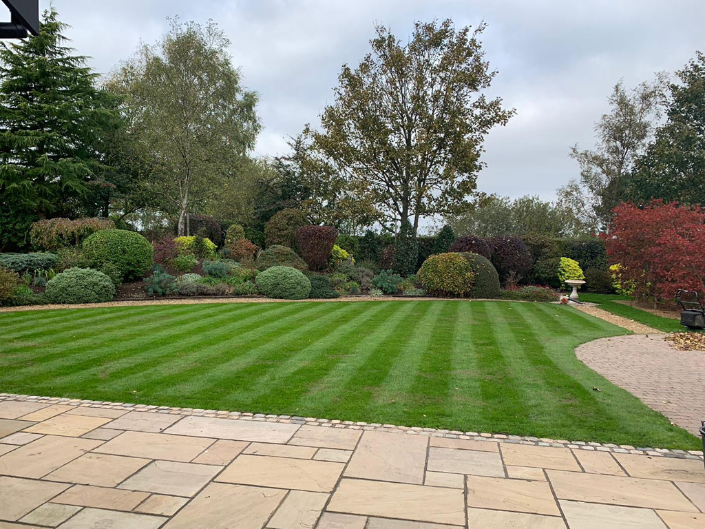 Mowing with customary stripes